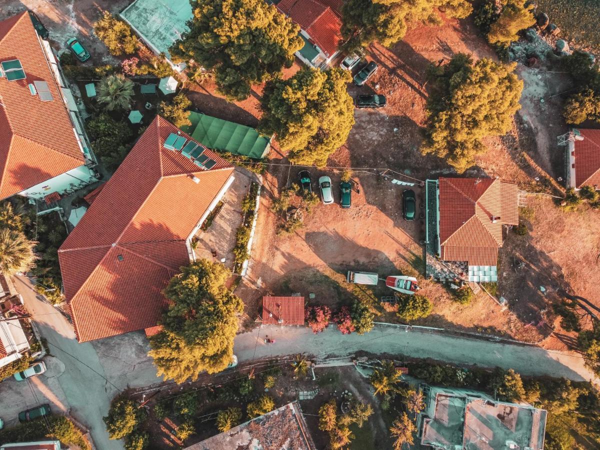 Karnagio Vasilas Ayía Paraskeví Exterior foto